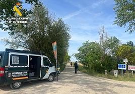 Oficina móvil de la Guardia Civil en el Camino de Santiago.