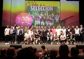 Reconocimiento el pasado 6 de julio en la Gala del Centenario de la Federación de Castilla y León de fútbol a la selecciòn que logró el Campeonato de Europa de Selecciones Regionales en 2009