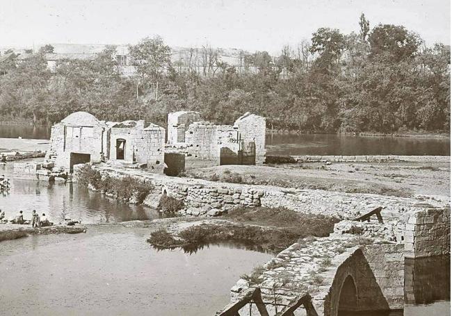 Aceñas del rio Pisuerga en la ciudad de Valladolid, a finales del siglo XIX