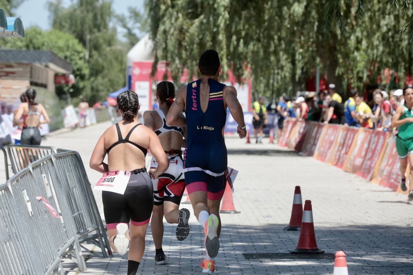 El campeonato Nacional de Triatlón Cadete por equipos, en imágenes