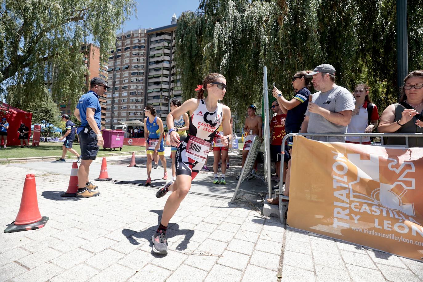 El campeonato Nacional de Triatlón Cadete por equipos, en imágenes