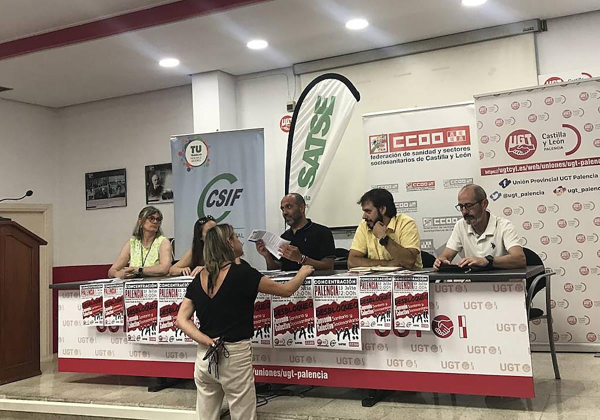 Representantes de Satse, Csif, UGT y CCOO, en rueda de prensa.