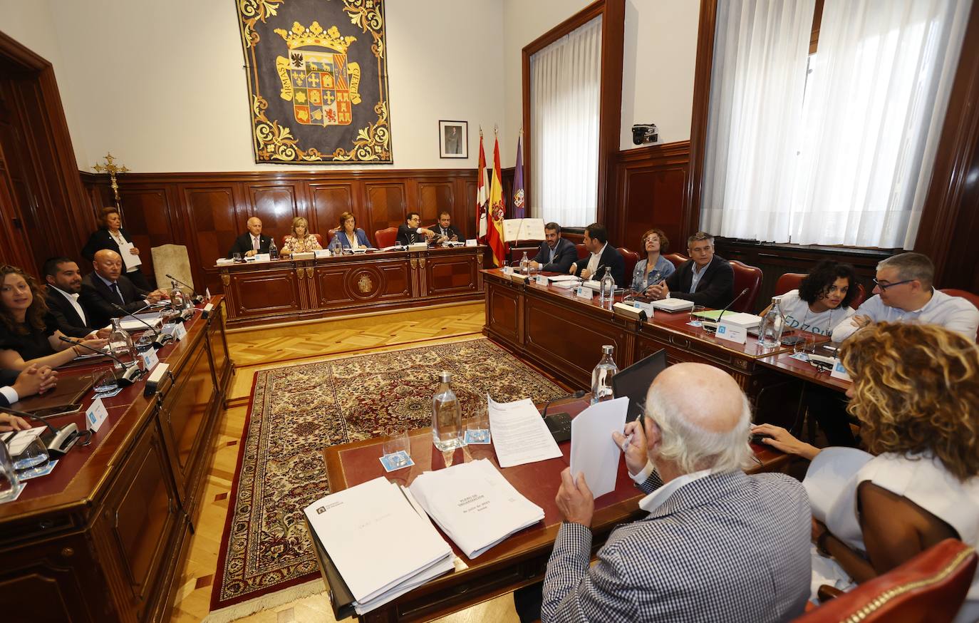 La Diputación de Palencia celebra el primer pleno del mandato 2023-2027