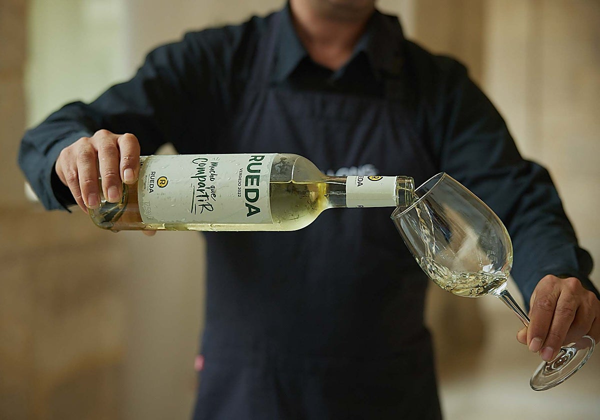 La D.O. Rueda lidera el sector de los vinos blancos en España