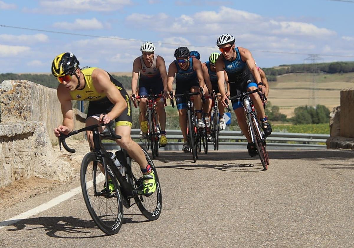Los participantes, en el sector en bicicleta.