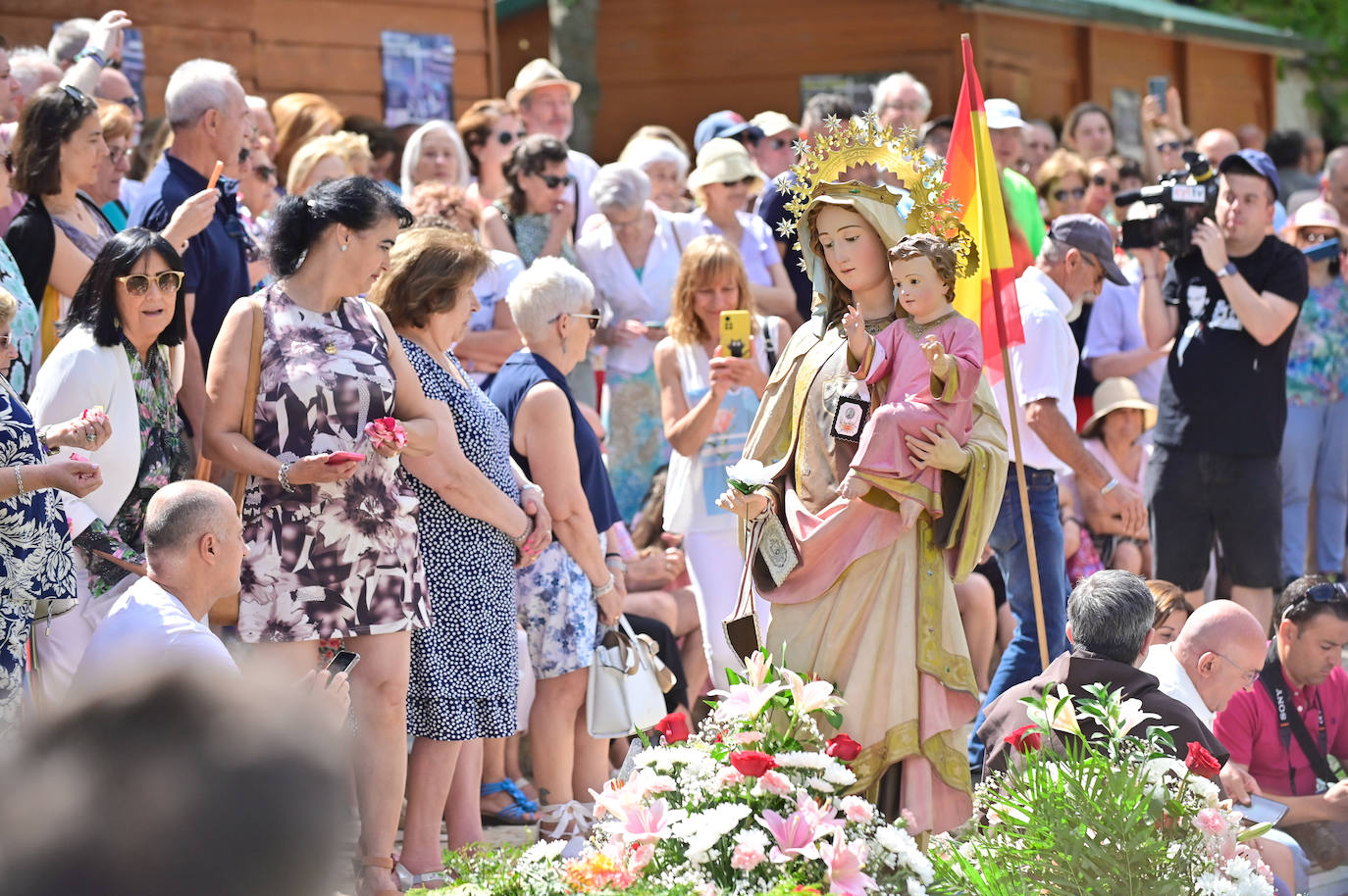 Procesión fluvial de la Virgen del Carmen por el río Pisuerga