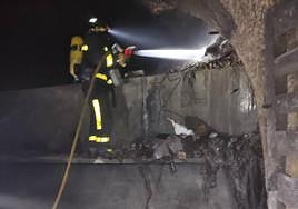 Estado en el que quedó la bodega tras el incendio.
