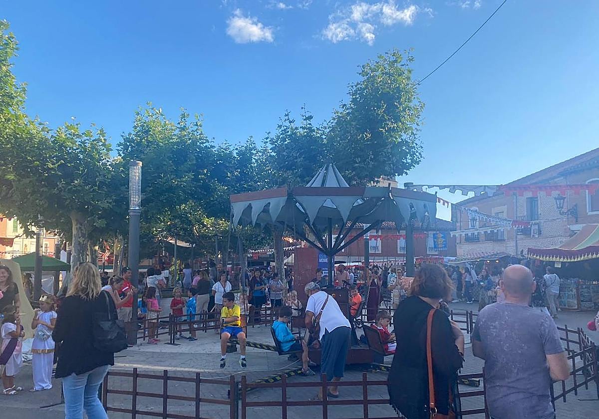 Los niños pudieron disfrutar de un tiovivo romano.