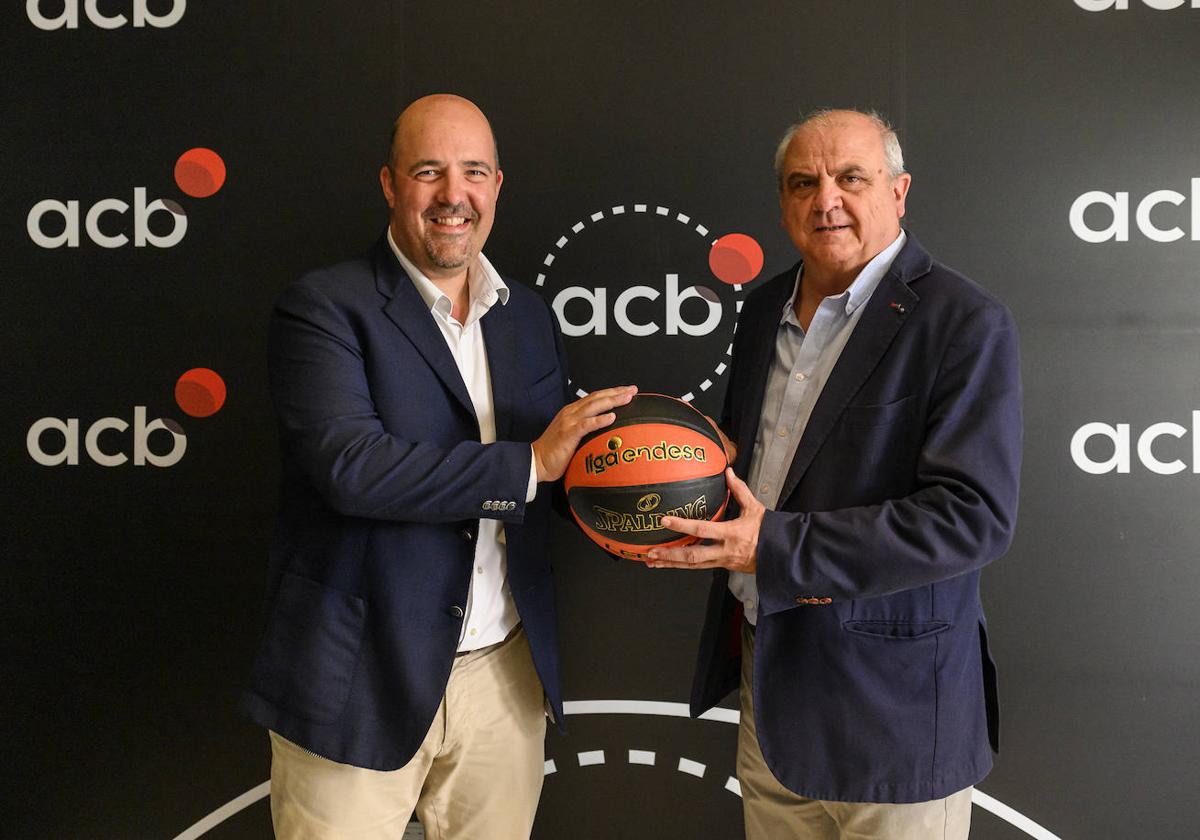 Gonzalo Ibáñez, presidente del Palencia Baloncesto, posa este martes junto con Gorka Aixàs Olea, máximo responsable del Morabanc Andorra.