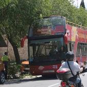 El nuevo autobús turístico ensaya su recorrido antes de comenzar a funcionar