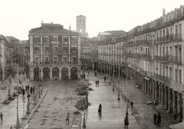 Imagen de la Plaza Mayor de Valladolid en 1910.