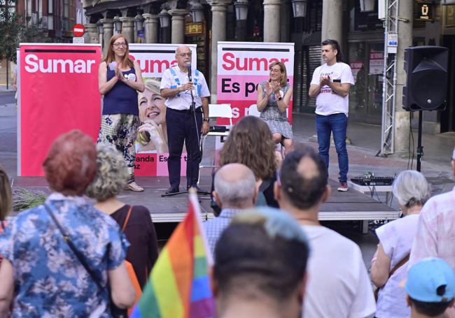 Marina Echebarría, Alberto García Macho y los concejales Rocío Anguita y Jonathan Racionero, en el acto vespertino en Fuente Dorada.