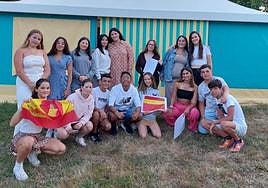 Jóvenes de Pedrajas de San Esteban y otros compañeros que participan en el intercambio.