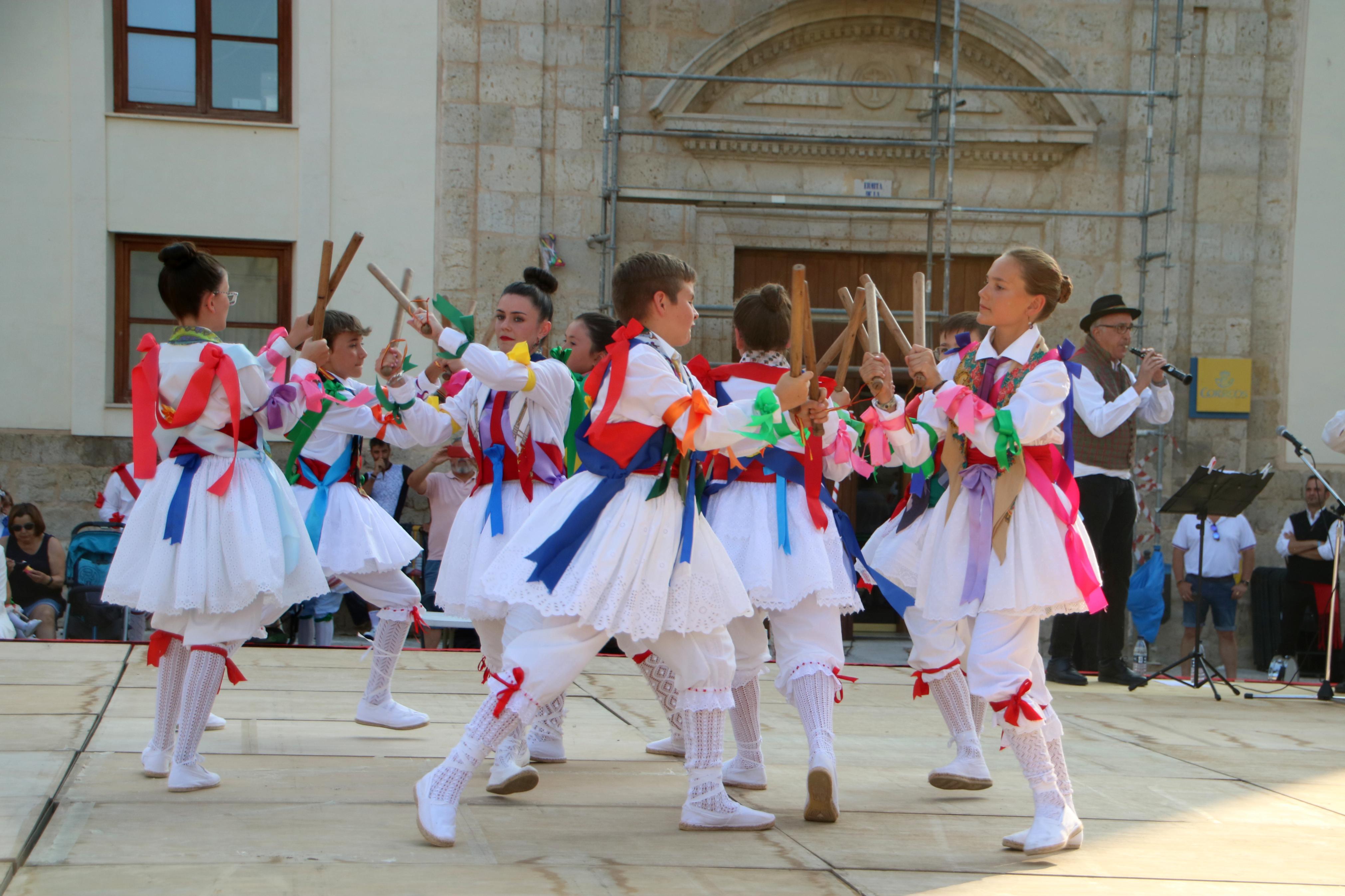 Cita con la Danza y el Paloteo en Ampudia