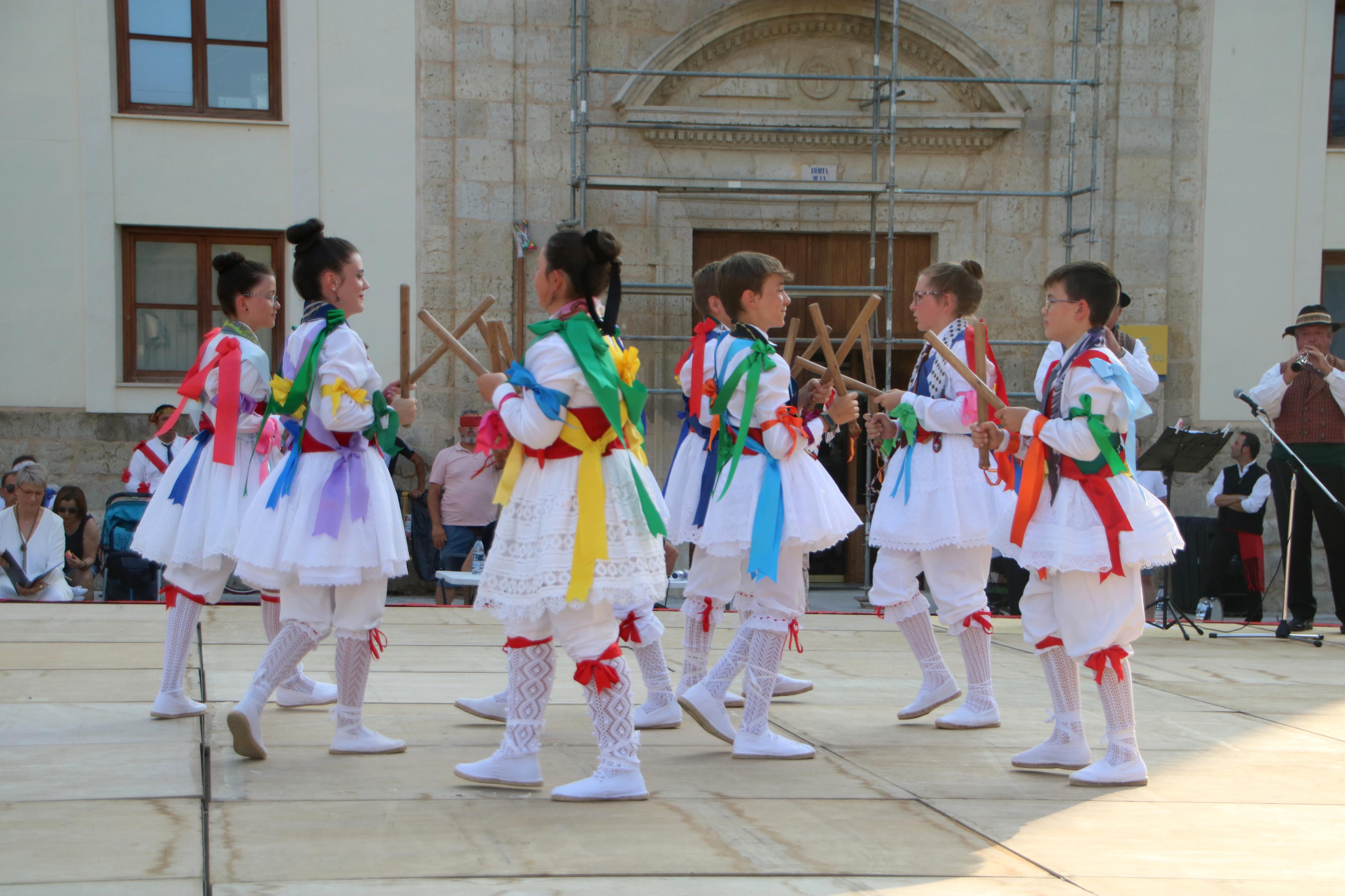 Cita con la Danza y el Paloteo en Ampudia