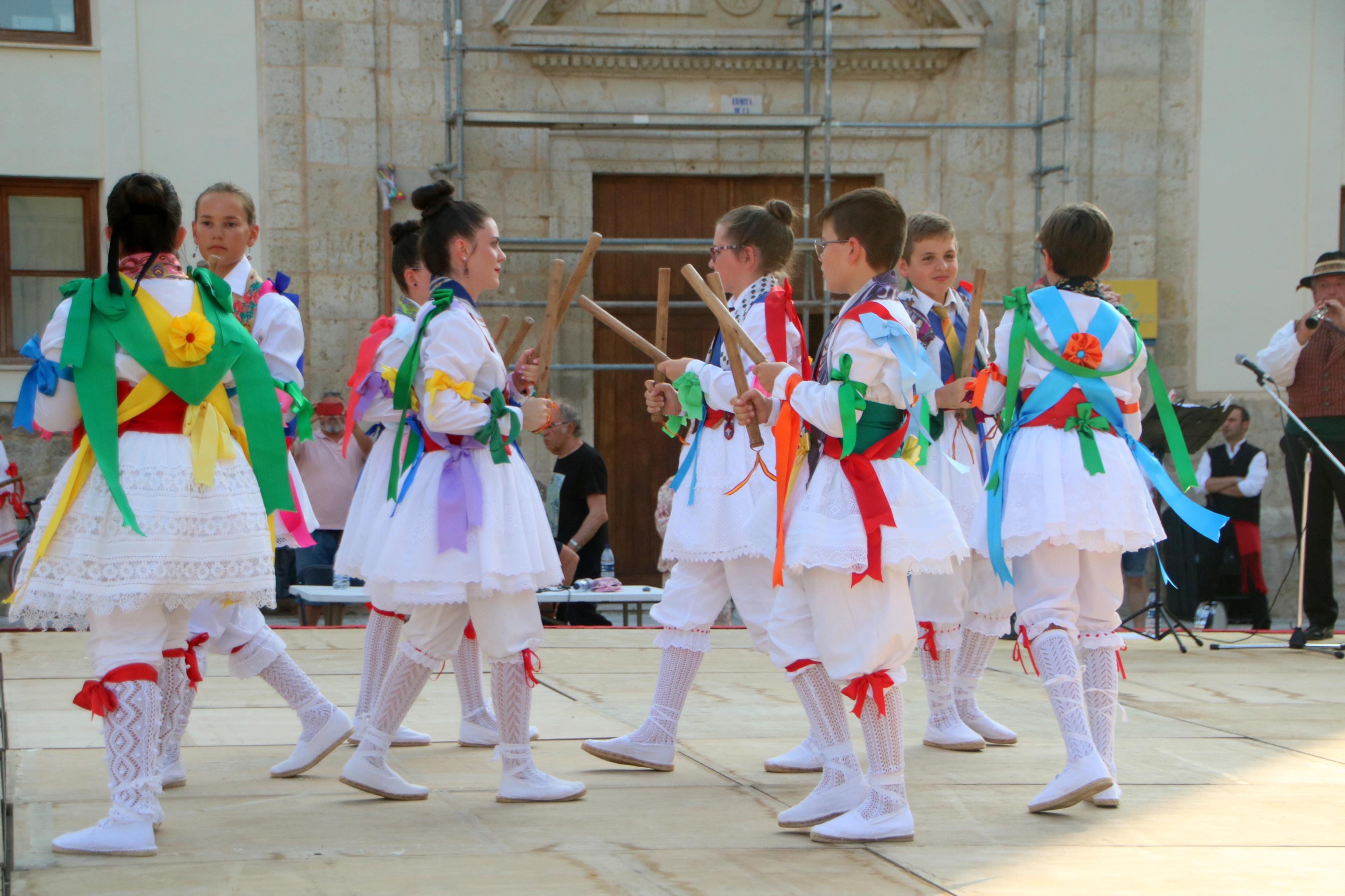 Cita con la Danza y el Paloteo en Ampudia