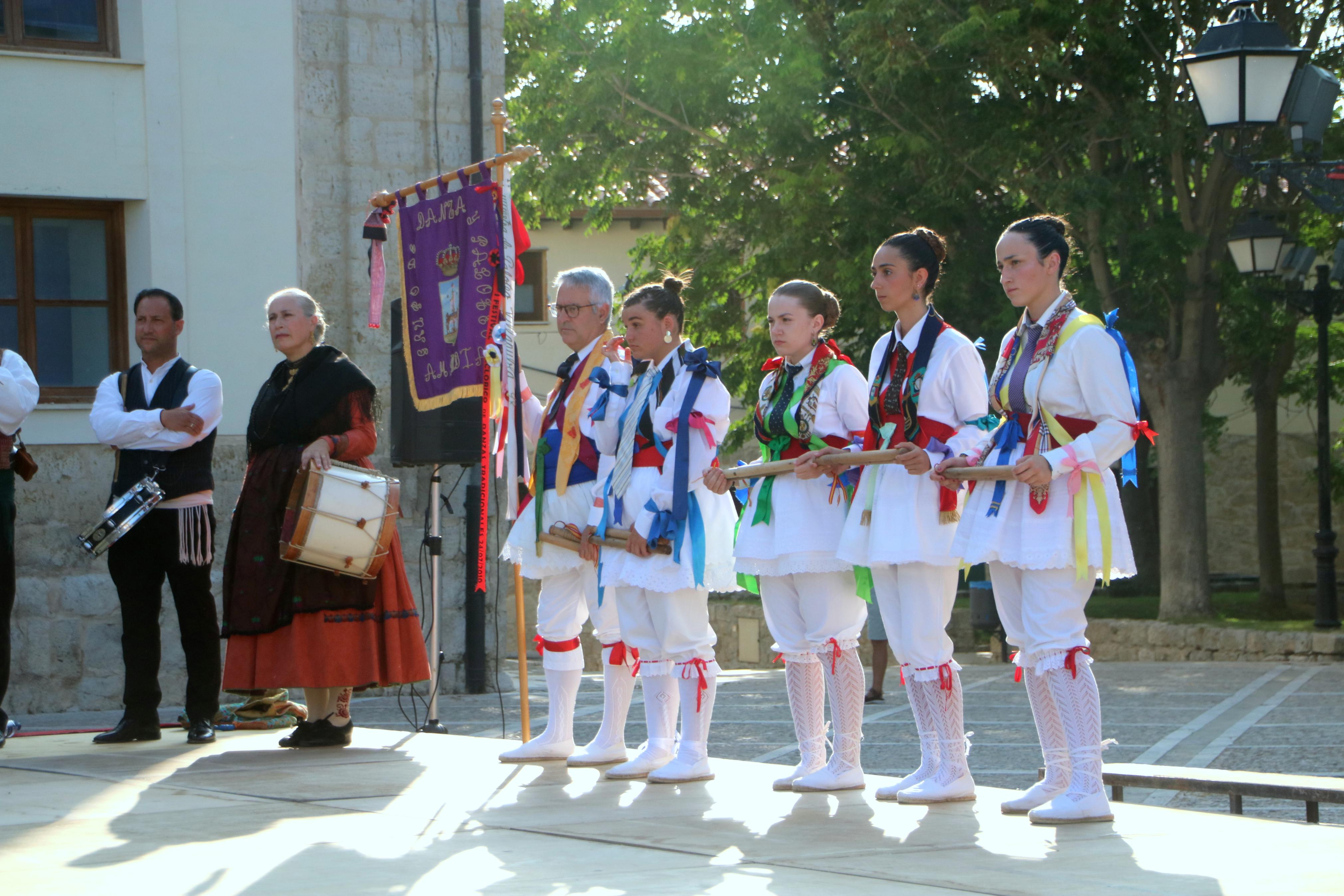 Cita con la Danza y el Paloteo en Ampudia