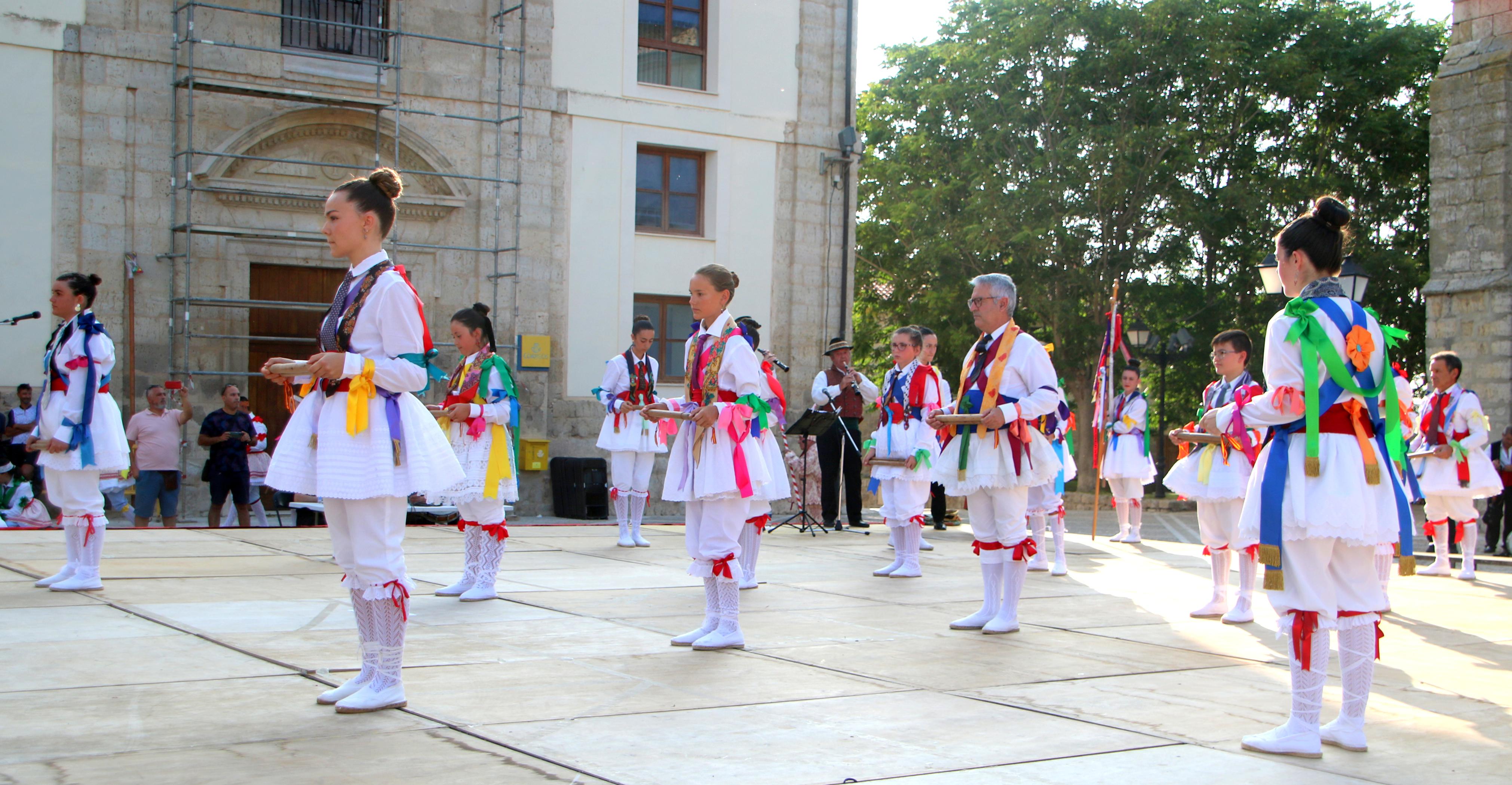 Cita con la Danza y el Paloteo en Ampudia