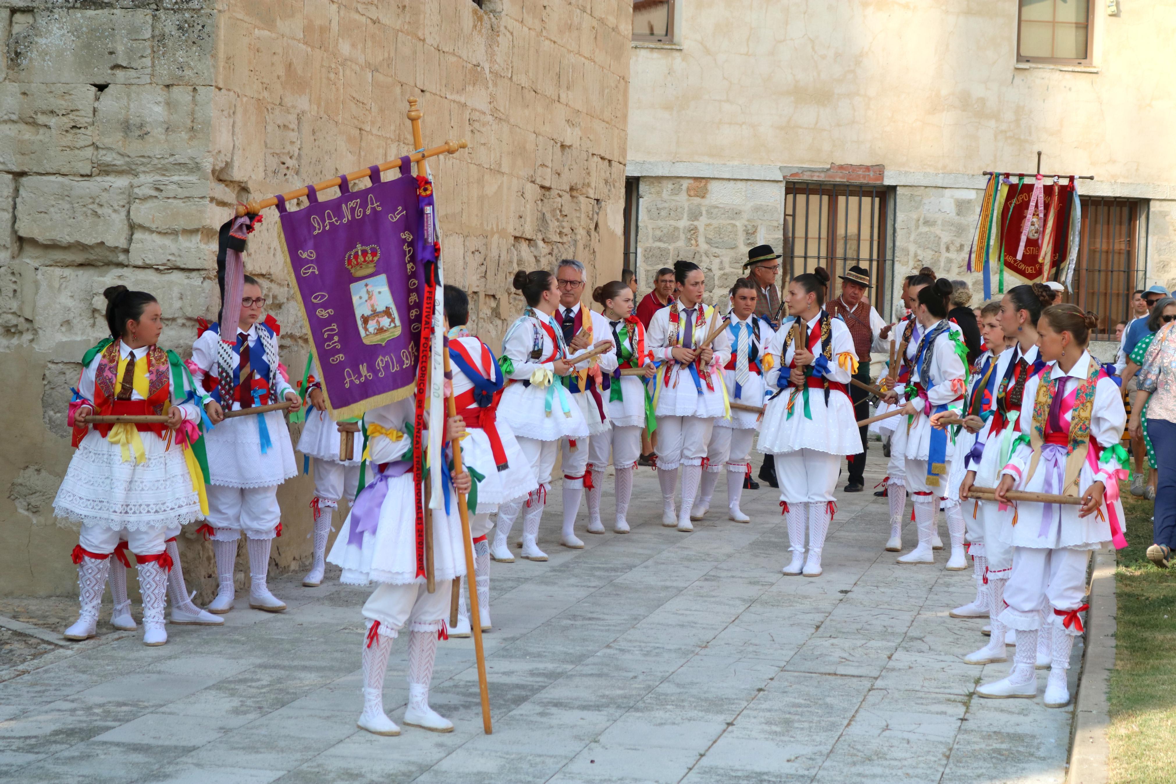 Cita con la Danza y el Paloteo en Ampudia