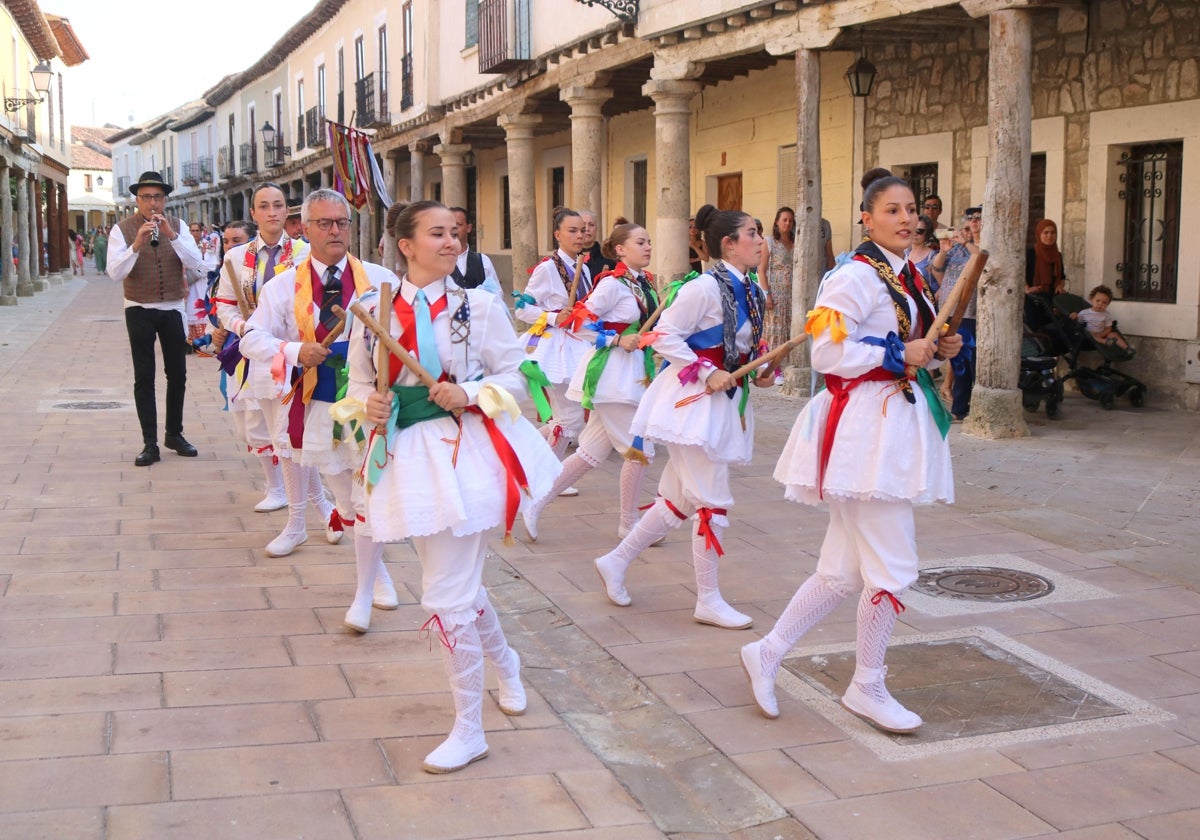 Cita con la Danza y el Paloteo en Ampudia