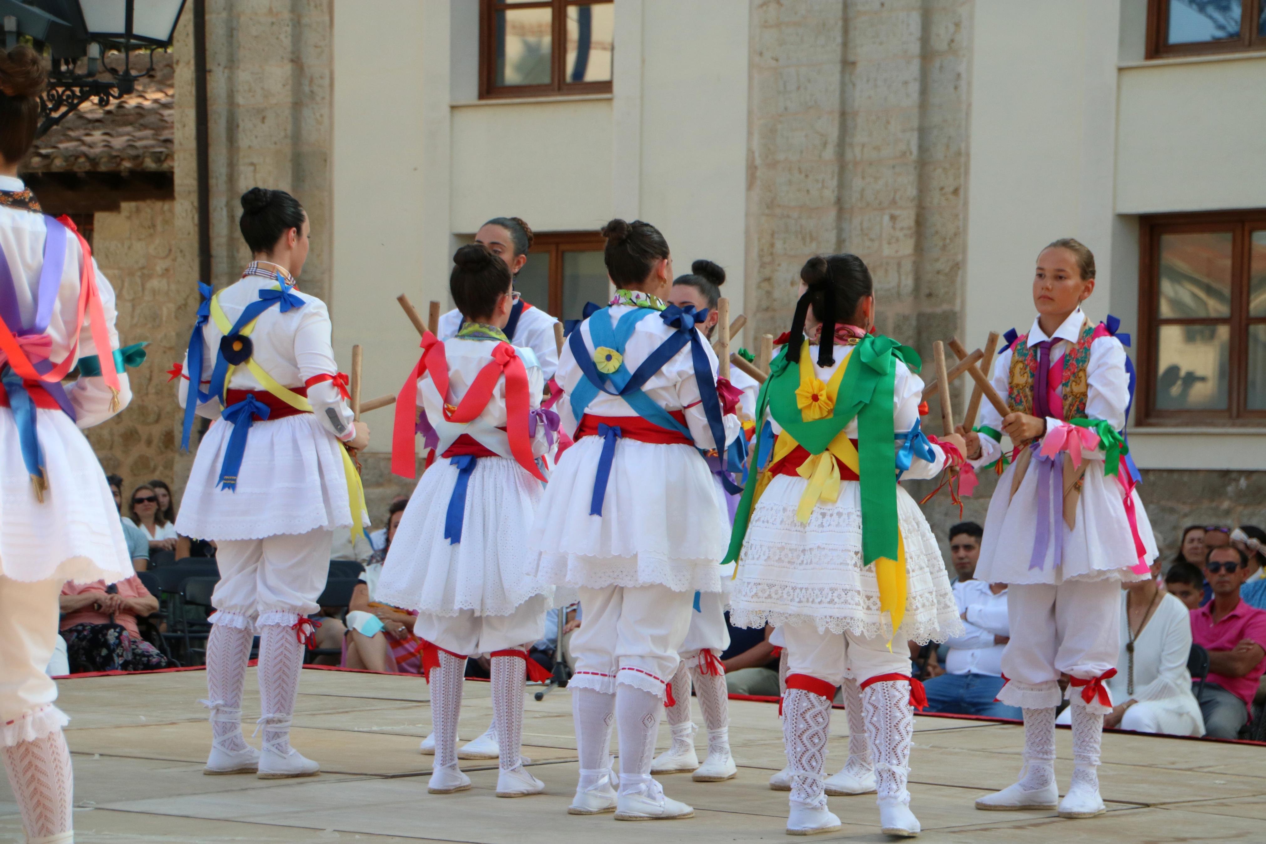 Cita con la Danza y el Paloteo en Ampudia