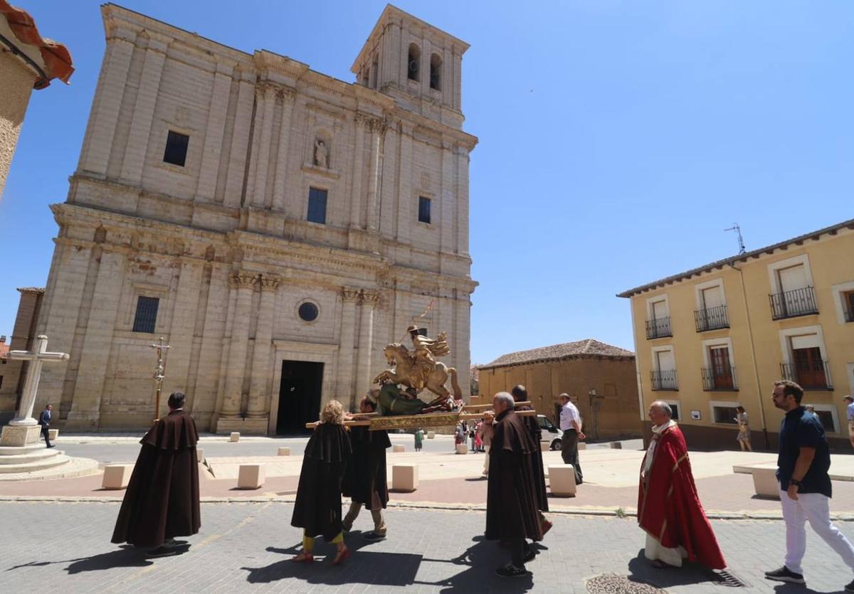 Procesión en honor a Santiago Apóstol celebrada este martes en Medina de Rioseco.