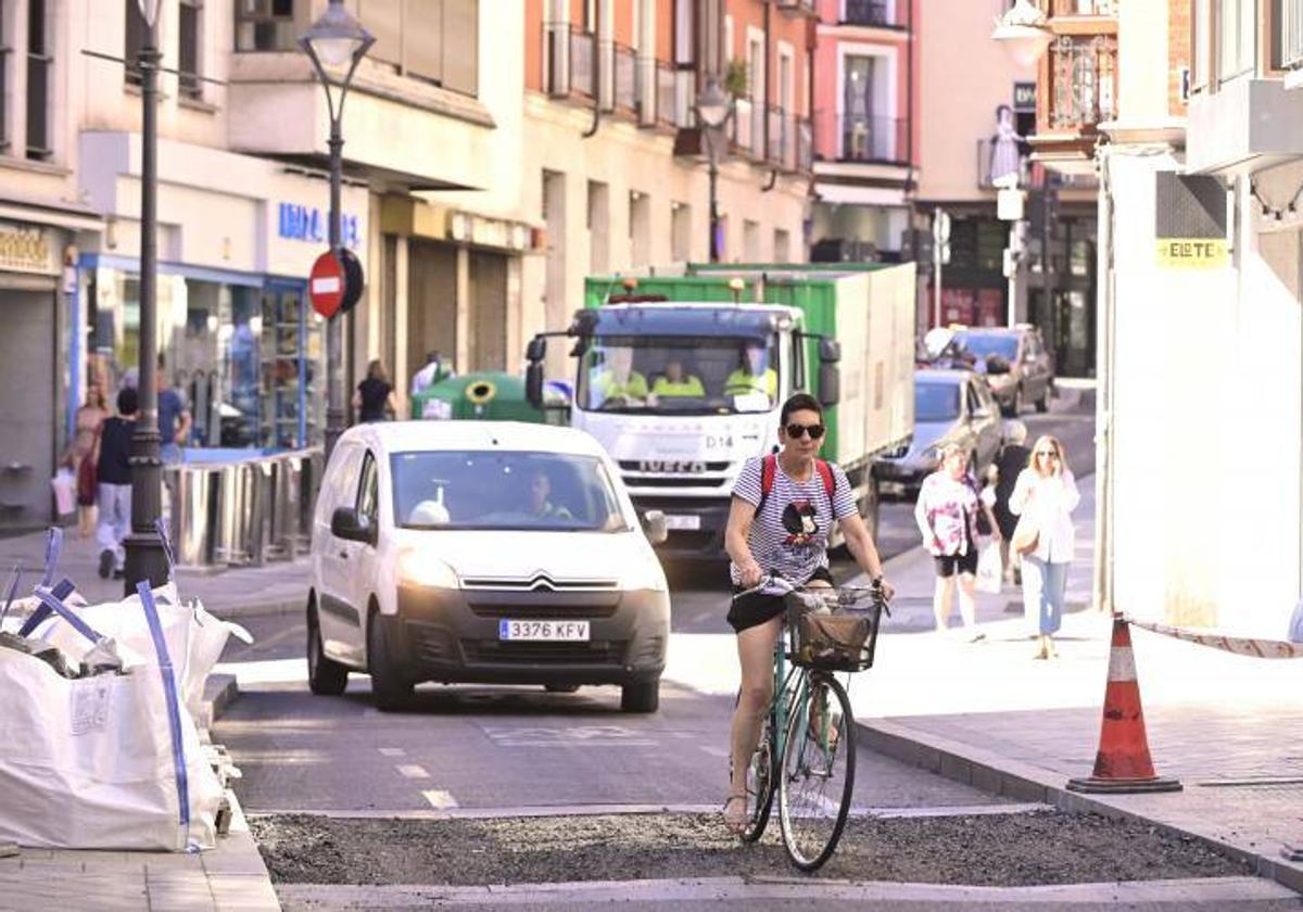 Tramo de la calle Bajada de la Libertad que se encuentra en obras.