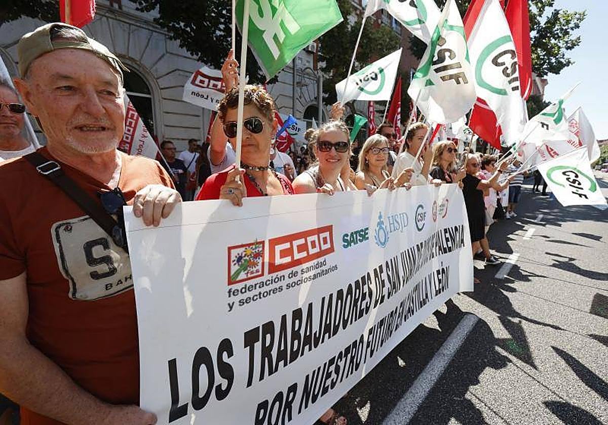 Protesta de los trabajadores sociosanitarios de centros privados de Palencia el pasado 13 de julio.