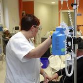 Los gastos extras aumentan hasta 11.400 euros la factura del enfermo de cáncer