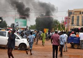 Ataque a la sede del partido del derrocado presidente Mohamed Bazoum, en Niamey.