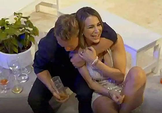 Cristina Porta y Álex en la casa de '¡Vaya vacaciones!'