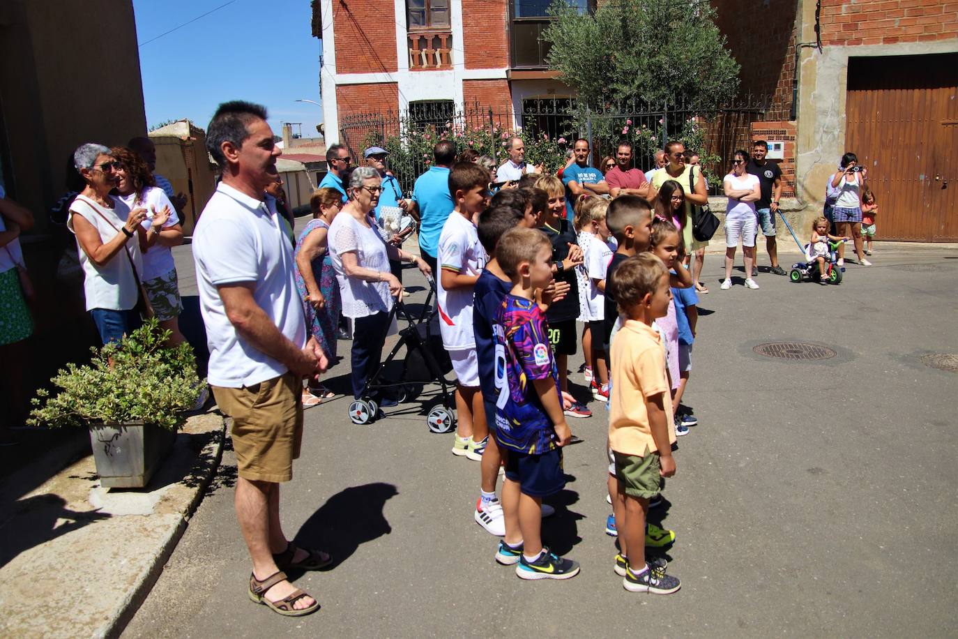 Fiesta sorpresa en Villafrechós para celebrar los 100 años de Eladia Ares