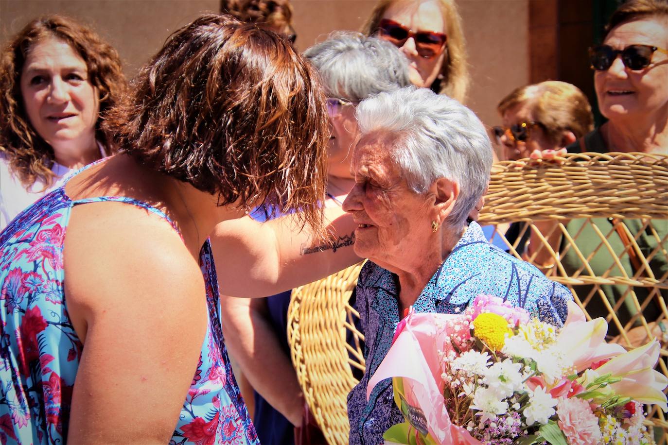 Fiesta sorpresa en Villafrechós para celebrar los 100 años de Eladia Ares