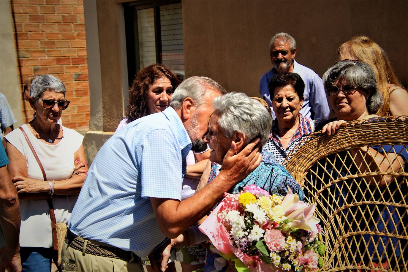 Fiesta sorpresa en Villafrechós para celebrar los 100 años de Eladia Ares