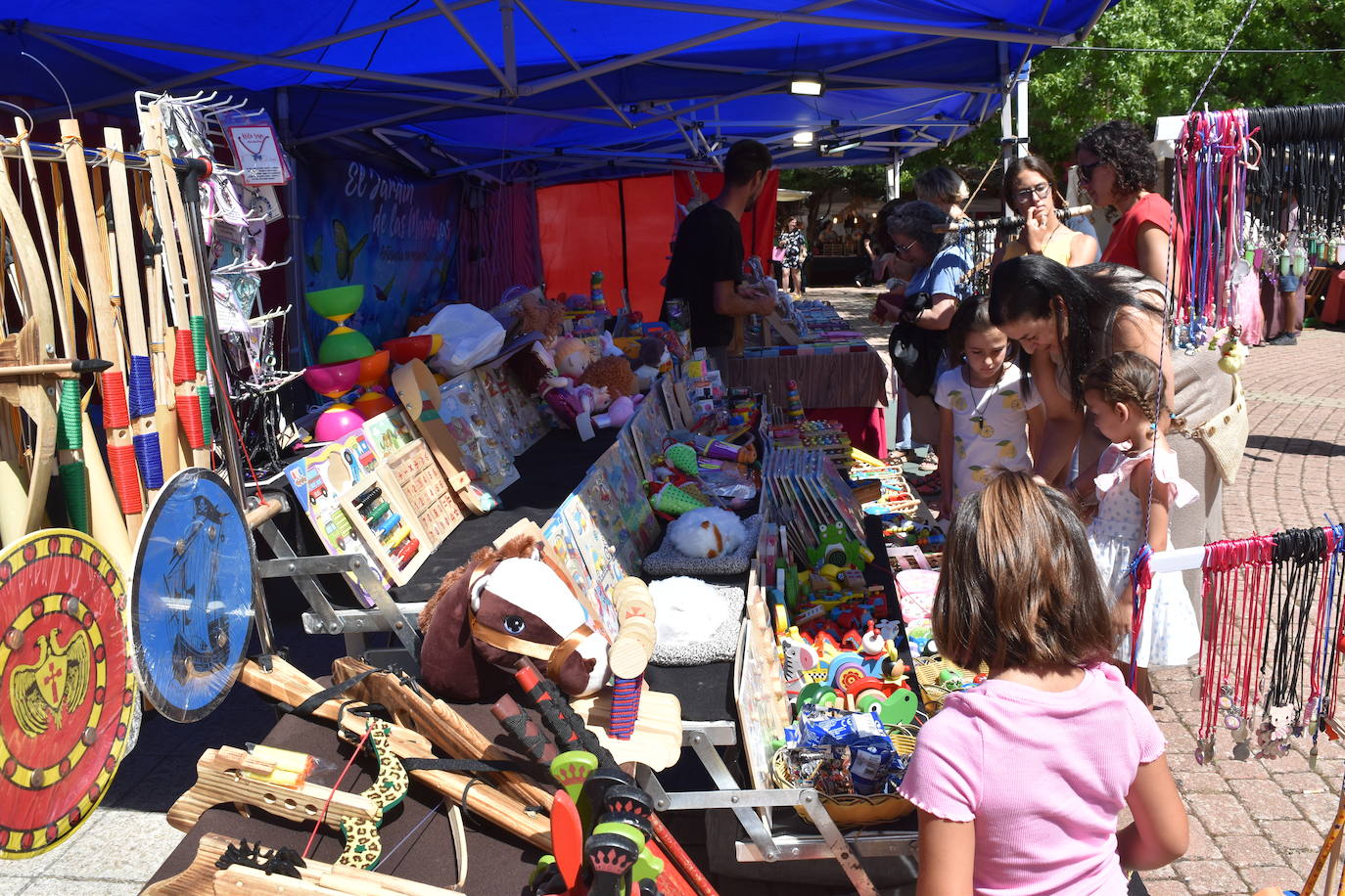 Éxito de la Feria de Artesanía y Productos de la Montaña Palentina en Cervera