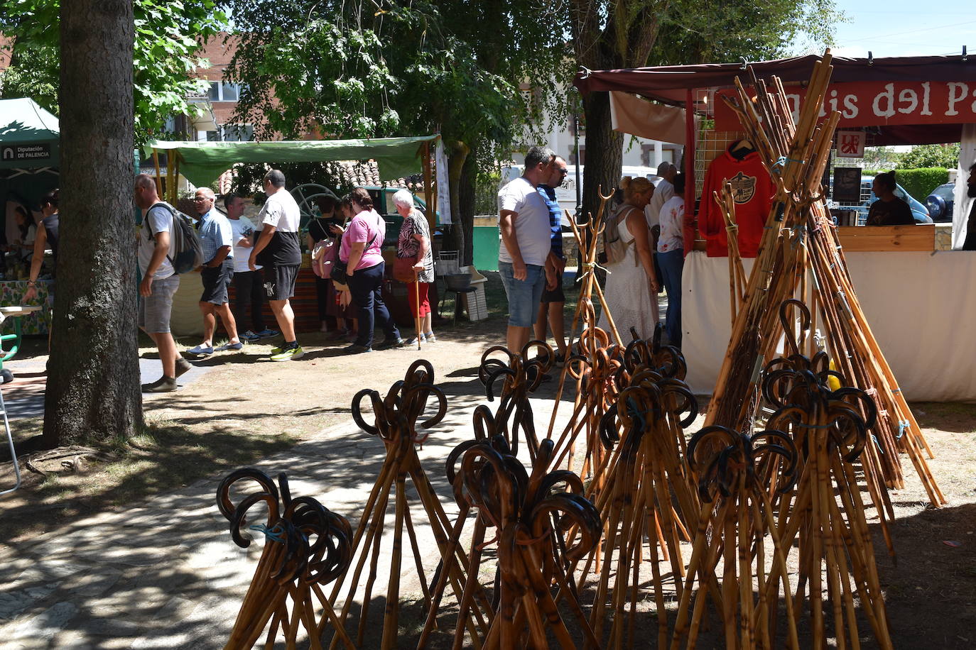 Éxito de la Feria de Artesanía y Productos de la Montaña Palentina en Cervera