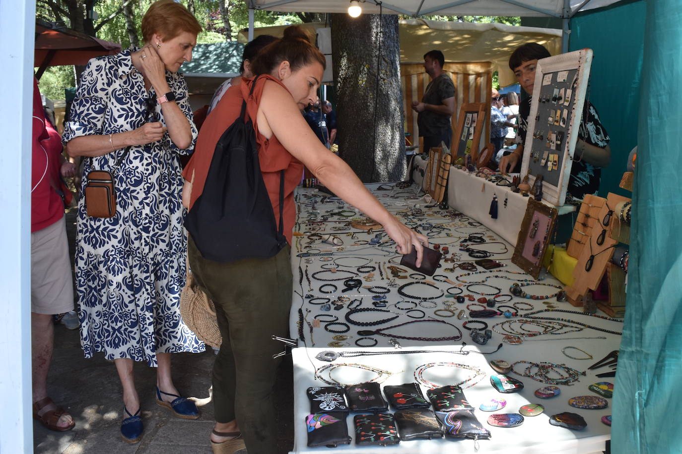 Éxito de la Feria de Artesanía y Productos de la Montaña Palentina en Cervera