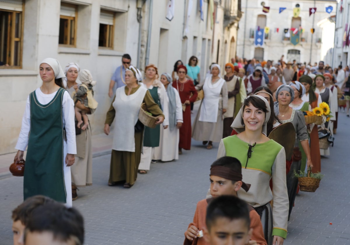 Desfile de la recreación del mito del origen de Campaspero.