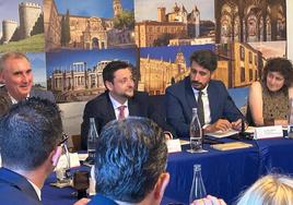 José Mazarías, alcalde de Segovia (izq.), en la reunión del Grupo de Ciudades Patrimonio de la Humanidad de este fin de semana.