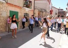 Los vecinos bailaron en honor a San Román.