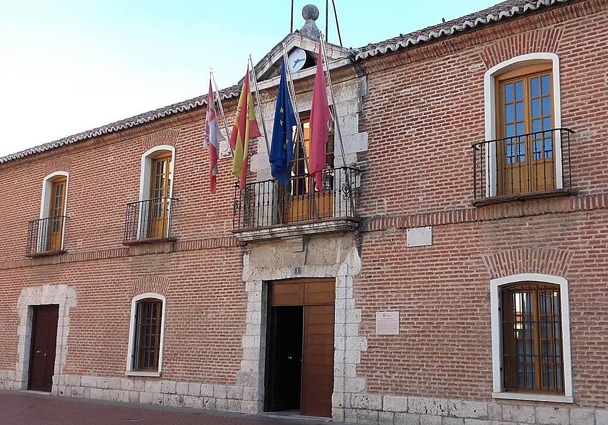 Fachada del Ayuntamiento de Laguna de Duero.