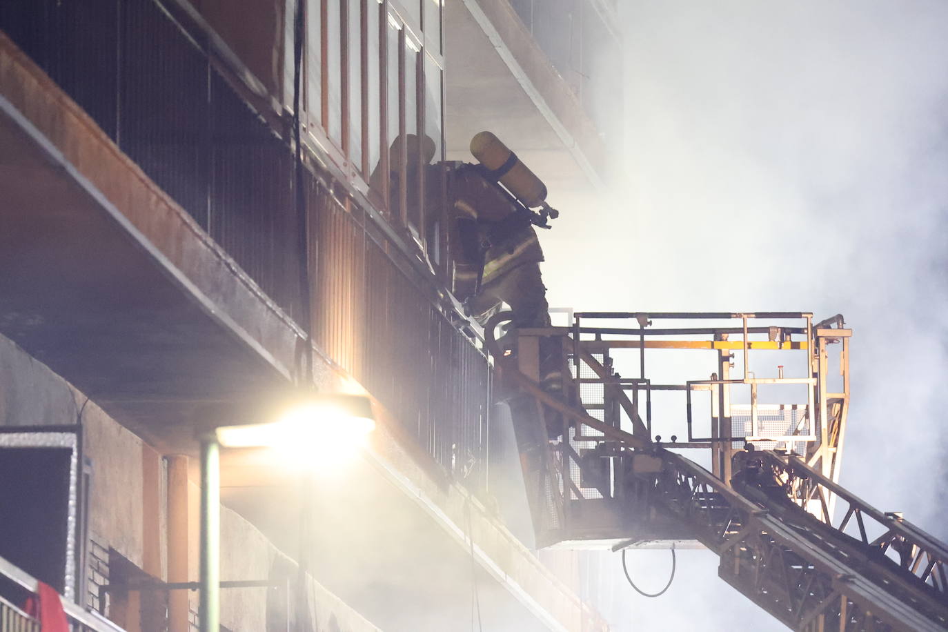 Explosión en un edificio de viviendas en la calle Goya de Valladolid