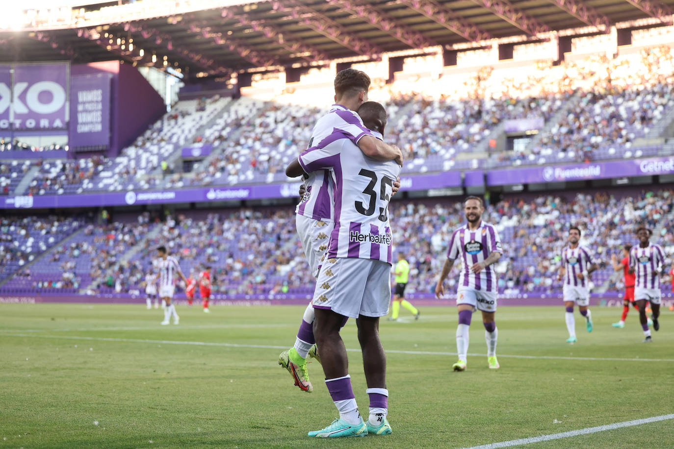 La victoria del Real Valladolid ante el Rayo Vallecano, en imágenes