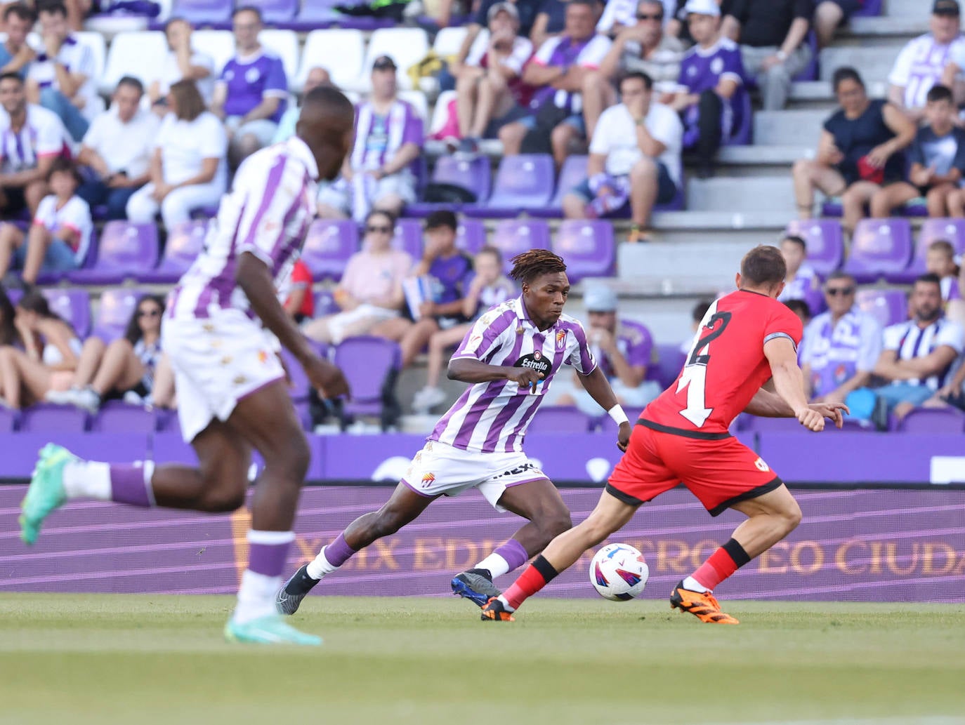 La victoria del Real Valladolid ante el Rayo Vallecano, en imágenes