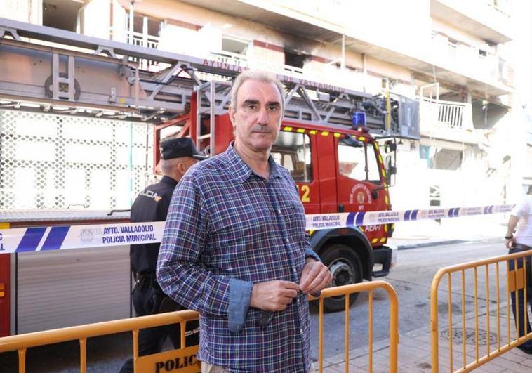 José Martín, hijo y hermano de dos de los ingresados tras la explosión este martes en la calle Goya.