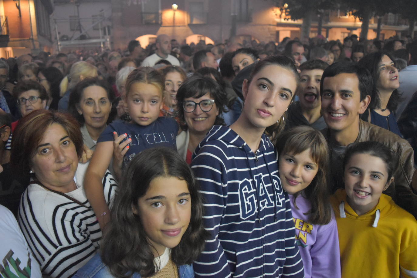 Marta Sánchez encandila a Herrera de Pisuerga