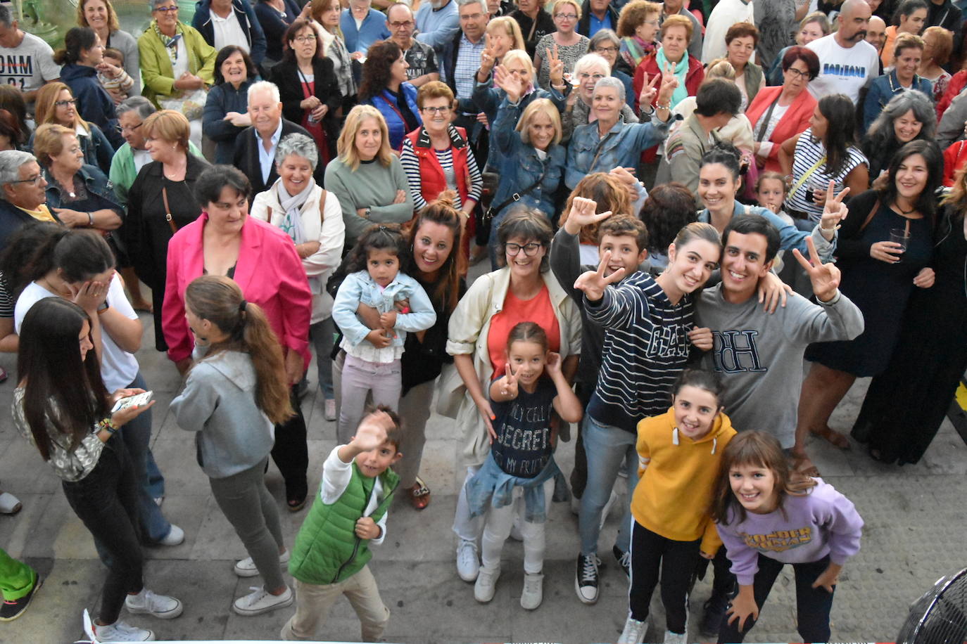 Marta Sánchez encandila a Herrera de Pisuerga