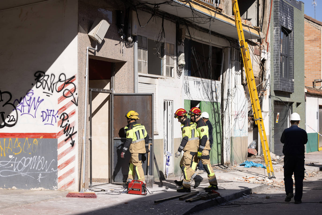 En imágenes el análisis de los bomberos en el edificio de la calle Goya