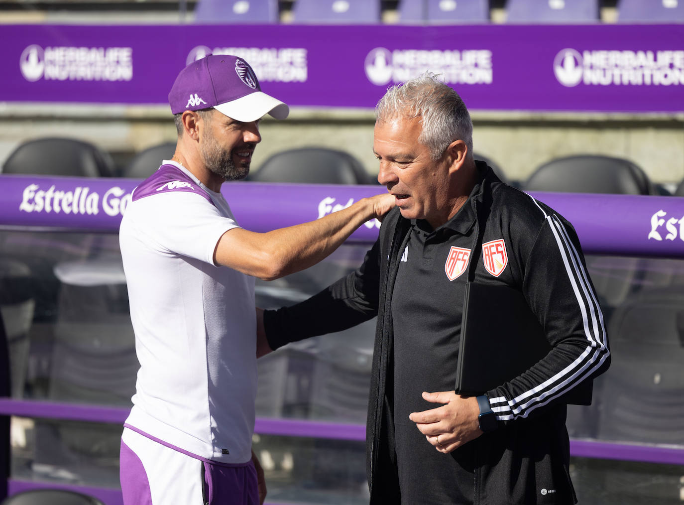 Imágenes del partido entre el Real Valladolid y el AVS Futebol portugués (1/2)