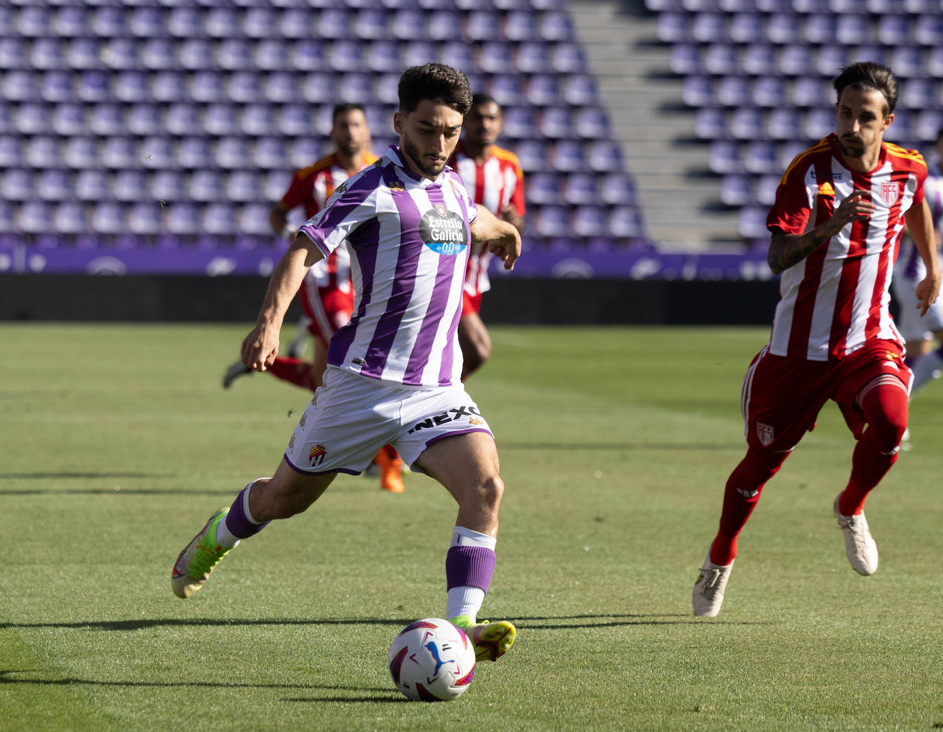 Imágenes del partido entre el Real Valladolid y el AVS Futebol portugués (1/2)